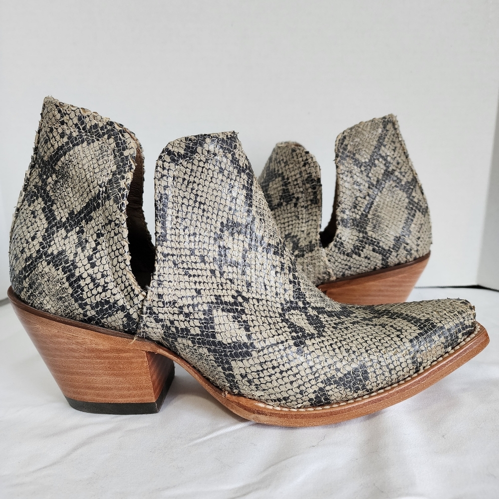 Ariat Dixon Snakeskin Booties W9